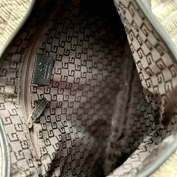 Gucci “Jackie” Vintage Bag.  Brown suede, bamboo handle, and rare crab clasp. - Picture 6 of 12